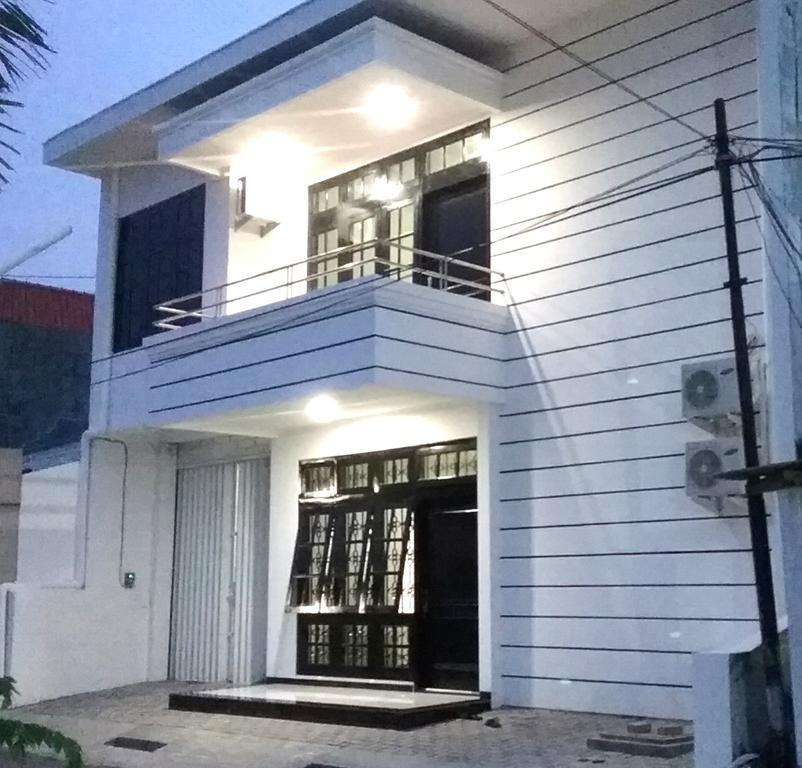 Mess Inn Semarang Extérieur photo