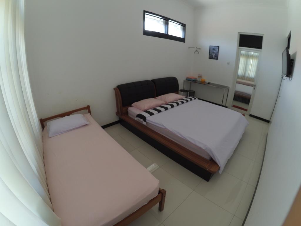 Mess Inn Semarang Extérieur photo