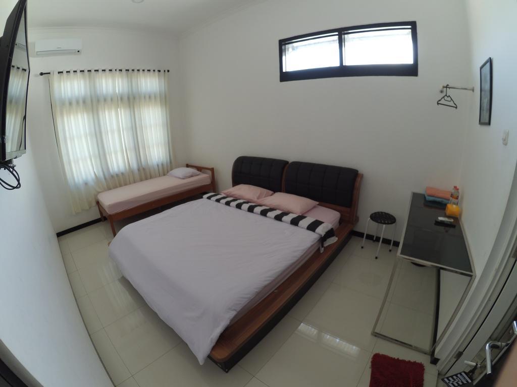 Mess Inn Semarang Extérieur photo